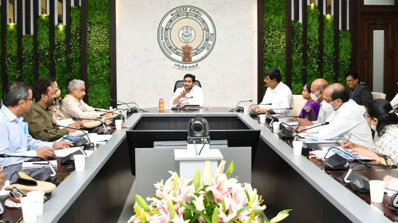 అసనీ తుపాన్ నేపథ్యంలో ఏపీ సీఎం అత్యున్నత స్థాయి సమావేశం