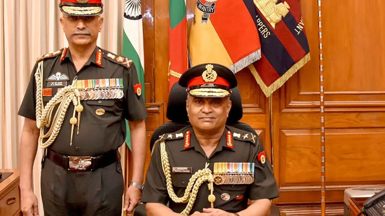 బాధ్య‌త‌ల స్వీక‌ర‌ణ రోజే చైనాకు స్ట్రాంగ్ వార్నింగ్ ఇచ్చిన ఆర్మీ చీఫ్‌