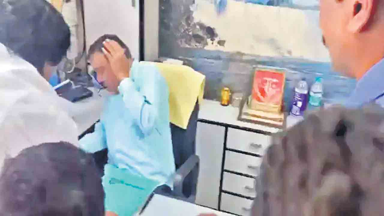 బీజేపీ నేత చెంప చెళ్లు