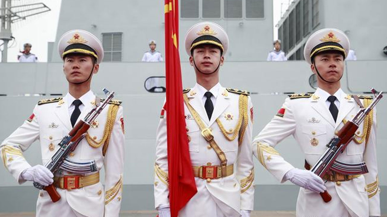 హిందీ భాష తెలిసినోళ్ల‌కు చైనా సైన్యంలో రెడ్ కార్పెట్‌..