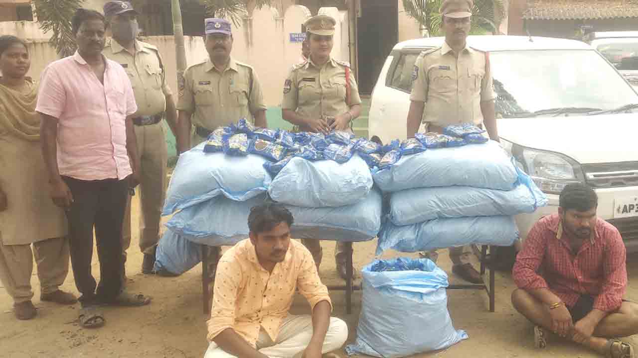 Crime news | రూ.4.5 లక్షల విలువైన గుట్కా ప్యాకెట్లు పట్టివేత