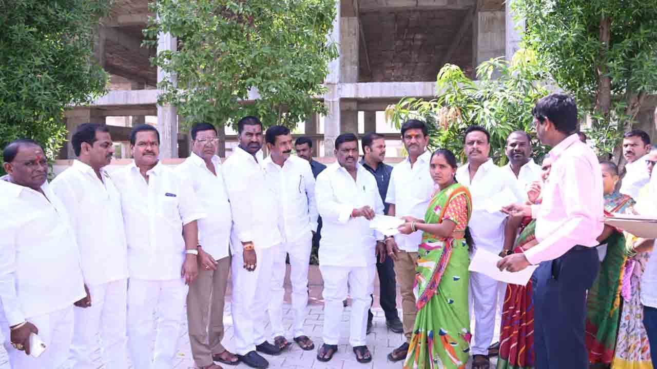 నీరుపేదల సంజీవని సీఎం రిలీఫ్‌ ఫండ్‌ : ఎమ్మెల్యే మహిపాల్‌రెడ్డి