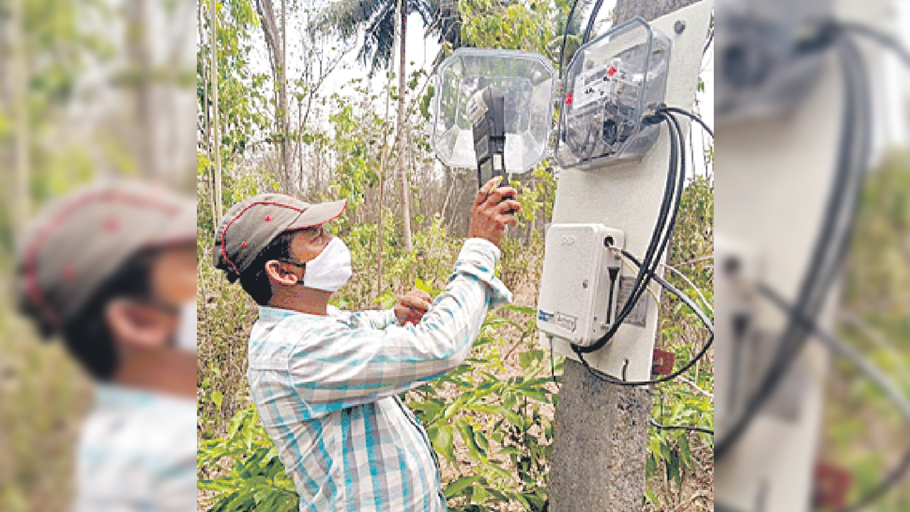 ఏడాదిలో ఏపీలో మోటర్లకు మీటర్లు