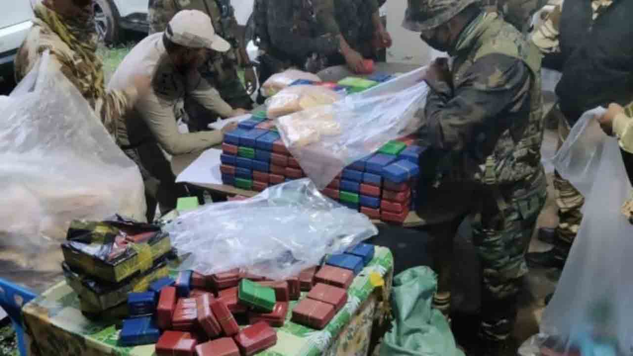 ముంద్రా పోర్ట్‌ సమీపంలో రూ.500కోట్ల విలువైన కొకైన్‌ సీజ్‌..!