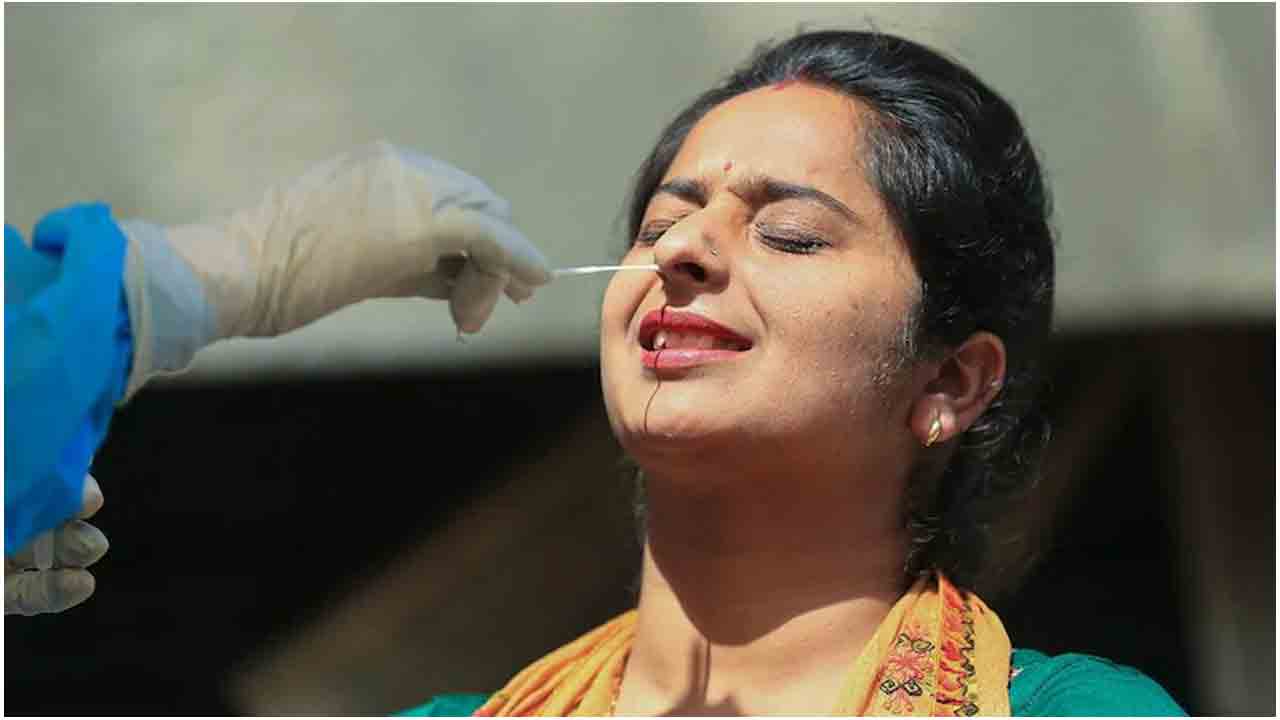 కేరళలో వరుసగా 5వ రోజూ… 1,000కు పైగా కరోనా కేసులు