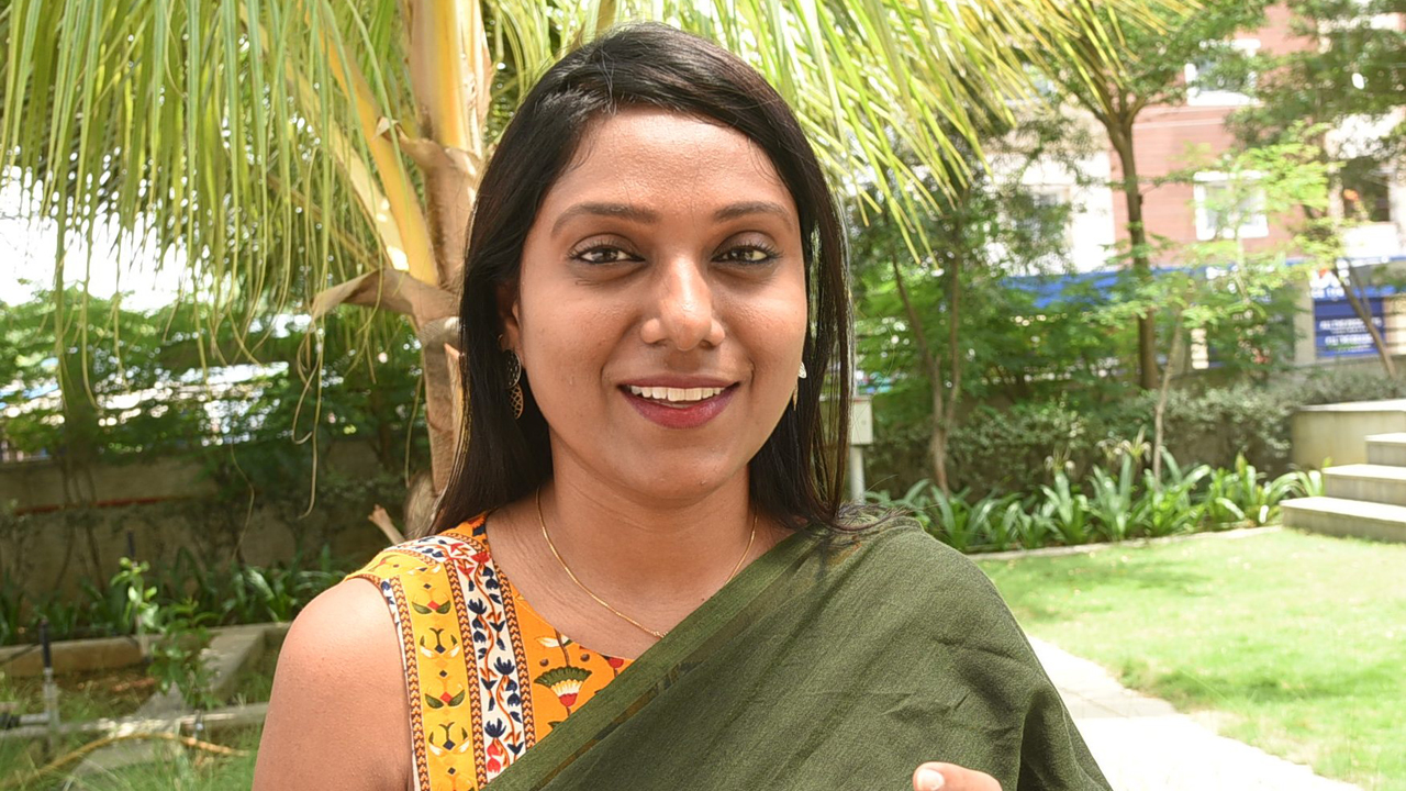 ఉప్పు.. ప‌ప్పే.. కాదు ఆడవాళ్లకు ఉపయోగపడే శానిటరీ ప్యాడ్స్‌ కూడా నిత్యావసరాలే