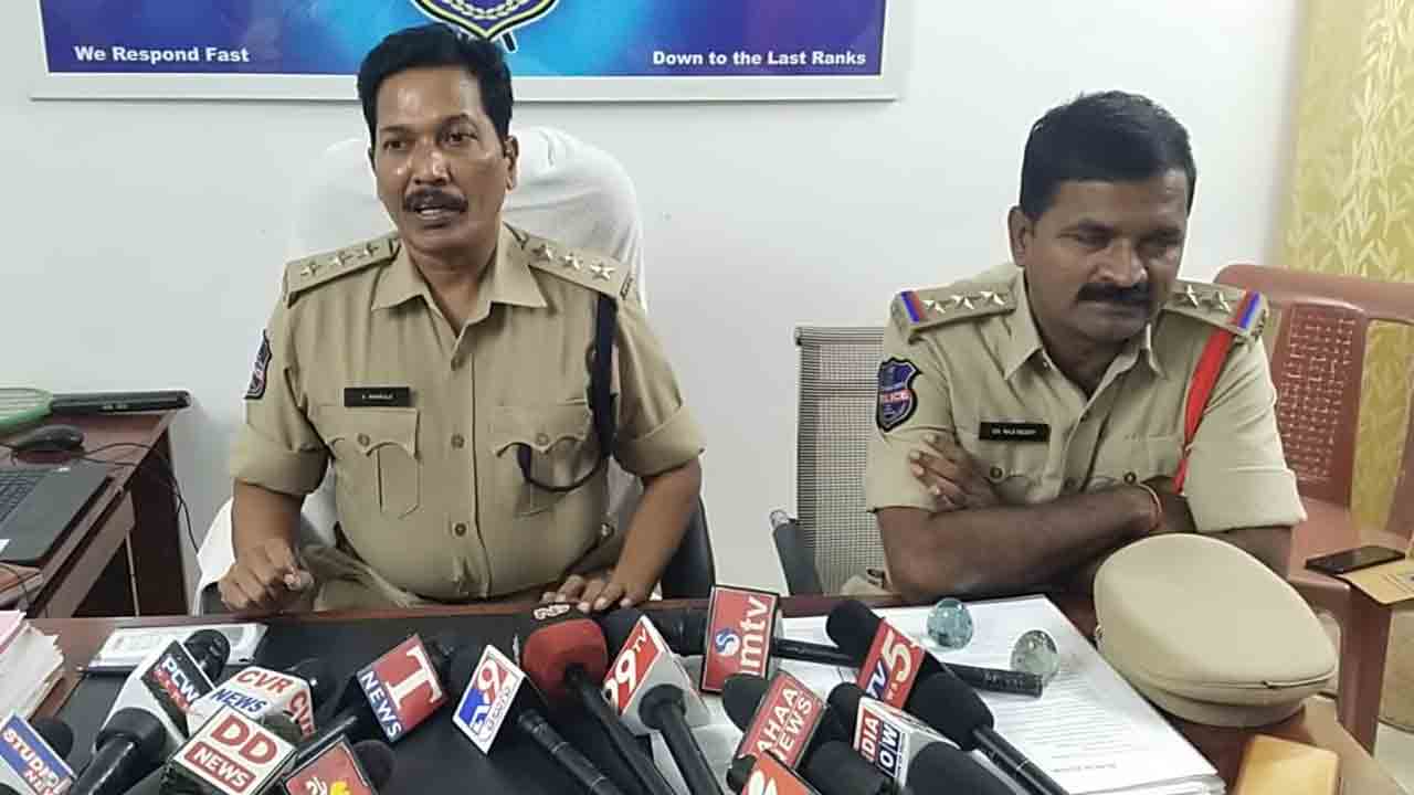 నకిలీ విత్తనాలు అమ్మితే పీడీ యాక్ట్ : డీఎస్పీ రాములు