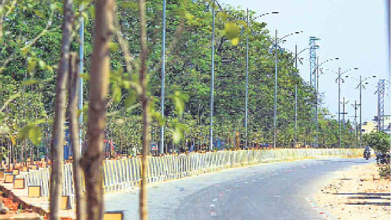 మెట్రో సిటీ కాదు.. మన కోదాడే!