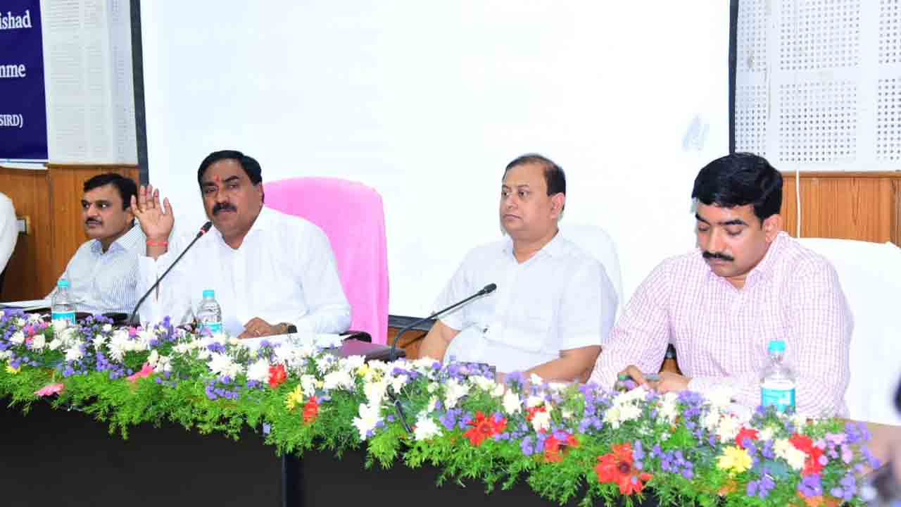 పల్లె ప్రగతిని పకడ్బందీగా నిర్వహించాలి : మంత్రి ఎర్రబెల్లి