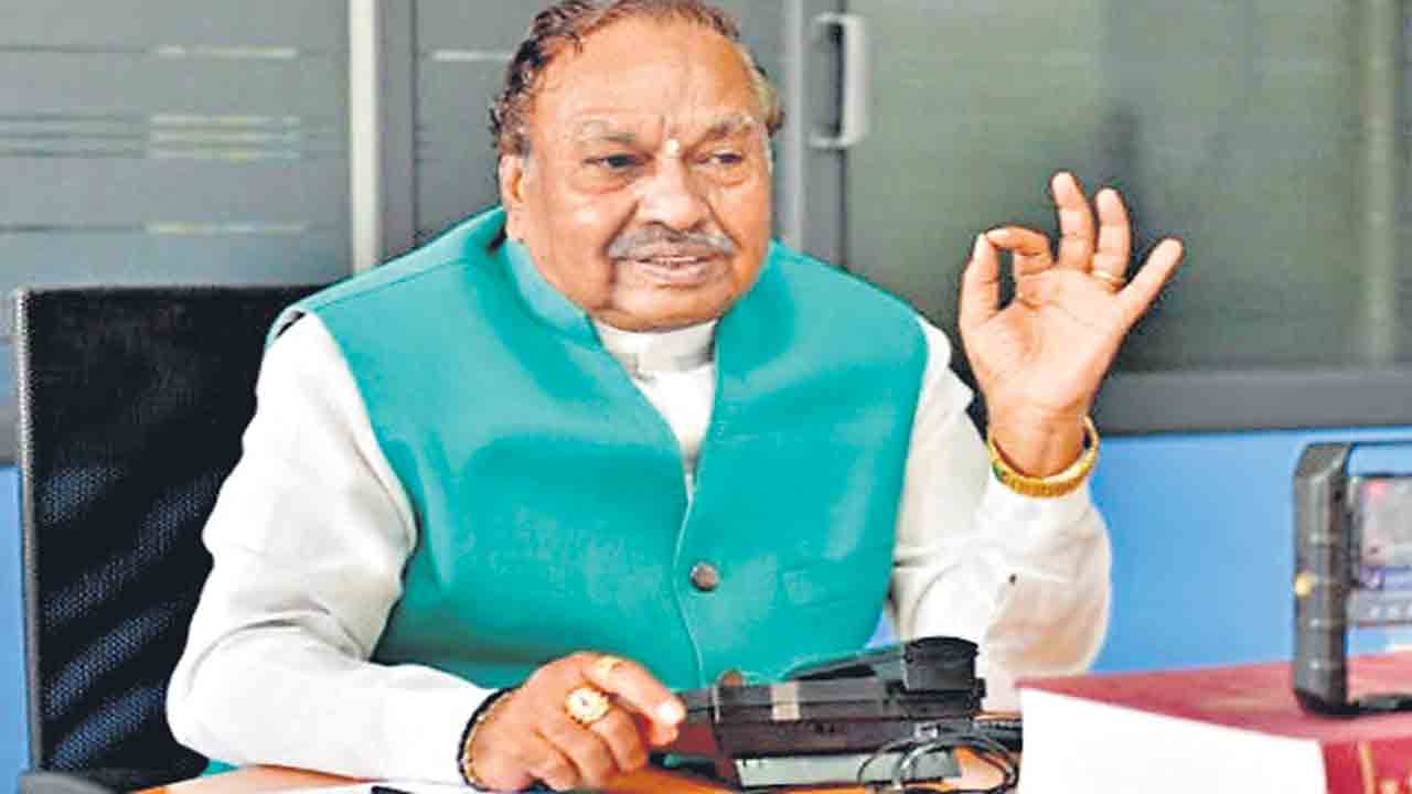 భవిష్యత్తులో జాతీయ పతాకంగా కాషాయ జెండా