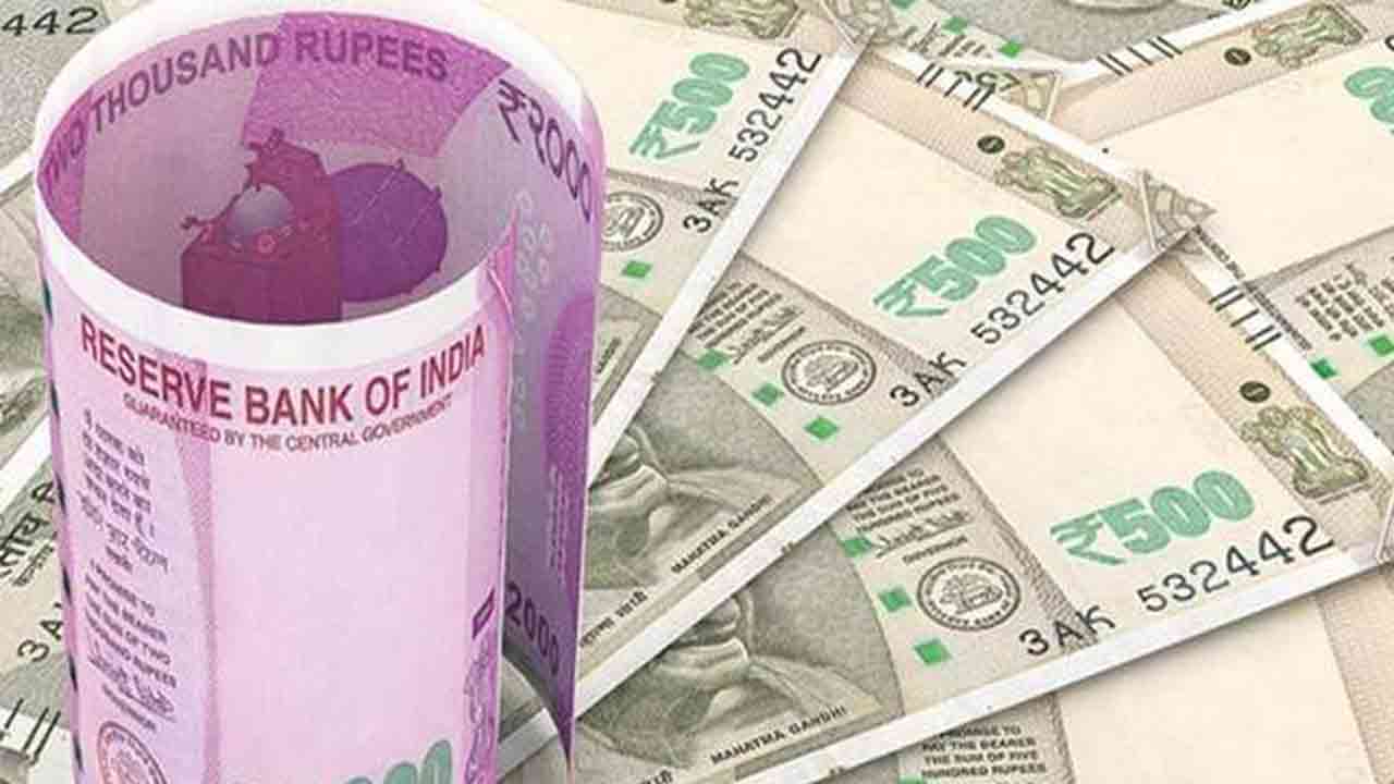 Interest on FD | ఈ బ్యాంకుల్లో ఫిక్స్‌డ్‌, సేవింగ్స్ డిపాజిట్ల‌పై వ‌డ్డీరేట్లు ఇలా !