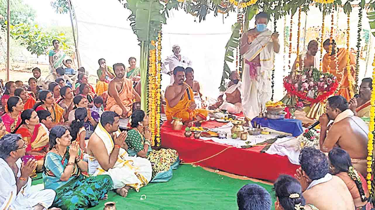 వైభవంగా వేంకటేశ్వర స్వామి కల్యాణం