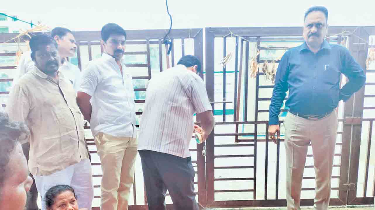 స్విమ్మింగ్‌ పూల్‌ సీజ్‌