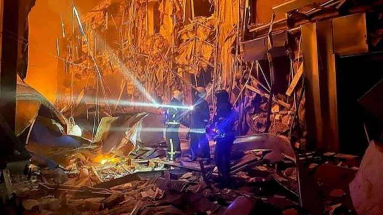 5 అంత‌స్తుల బిల్డింగ్ శిథిలాల కింద 44 మృత‌దేహాలు..