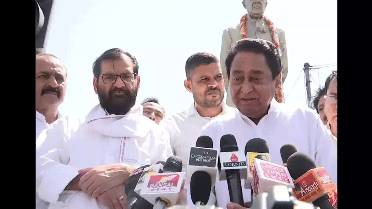 నెహ్రూ కీల‌క వ్య‌వ‌స్ధ‌ల‌ను నిర్మిస్తే కాషాయ పార్టీ ప్ర‌జాస్వామ్యాన్ని నిర్వీర్యం చేస్తోంది : క‌మ‌ల్ నాధ్‌