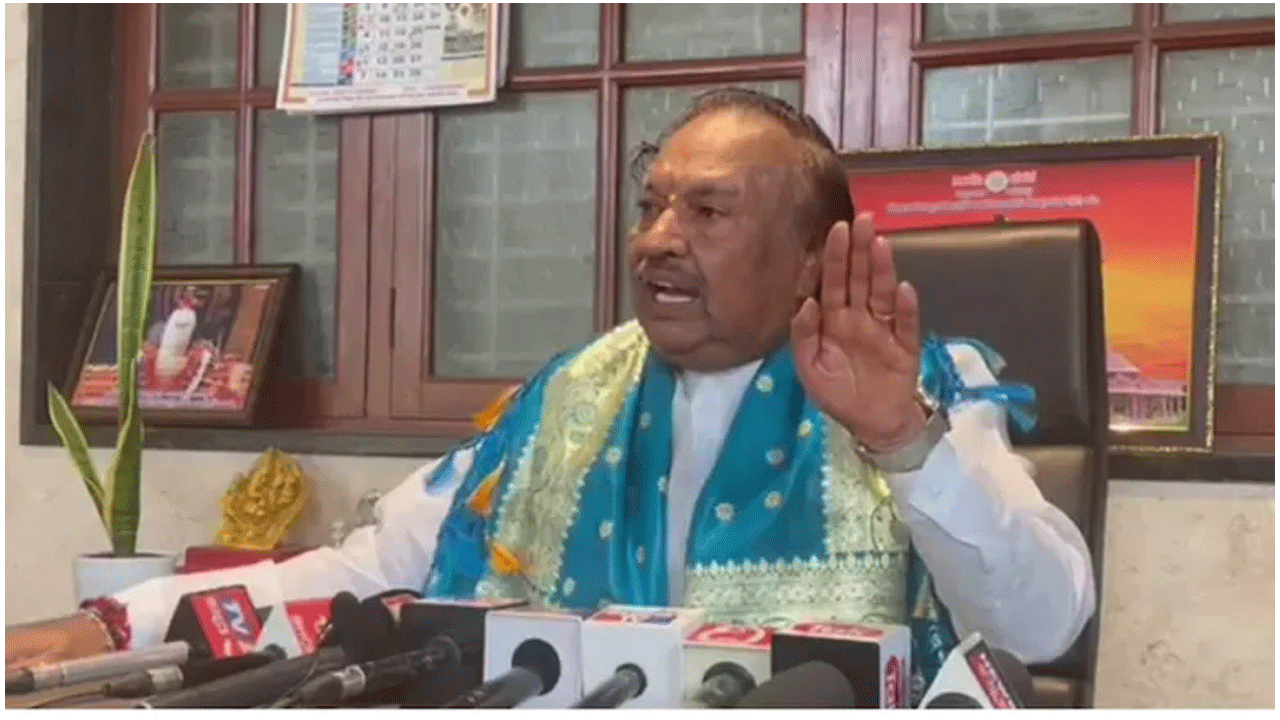 Karnataka | జాతీయ ప‌తాకంపై క‌ర్నాట‌క బీజేపీ నేత వివాదాస్ప‌ద వ్యాఖ్య‌లు!