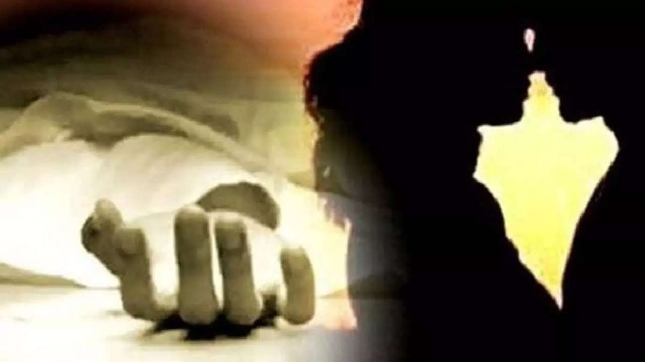 ప్రేయసిని కాల్చి చంపిన ఉన్మాది