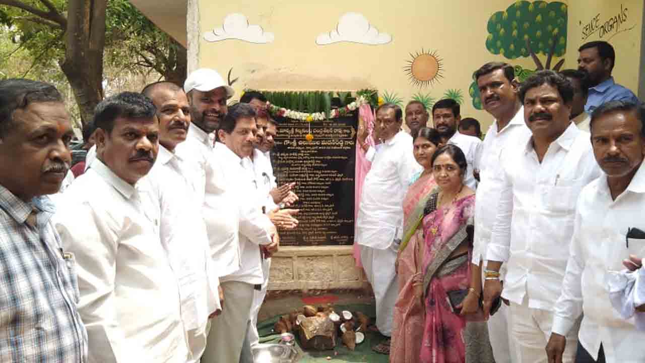 మన ఊరు-మన బడితో పాఠశాలలకు మహర్దశ : ఎమ్మెల్యే మదన్‌రెడ్డి