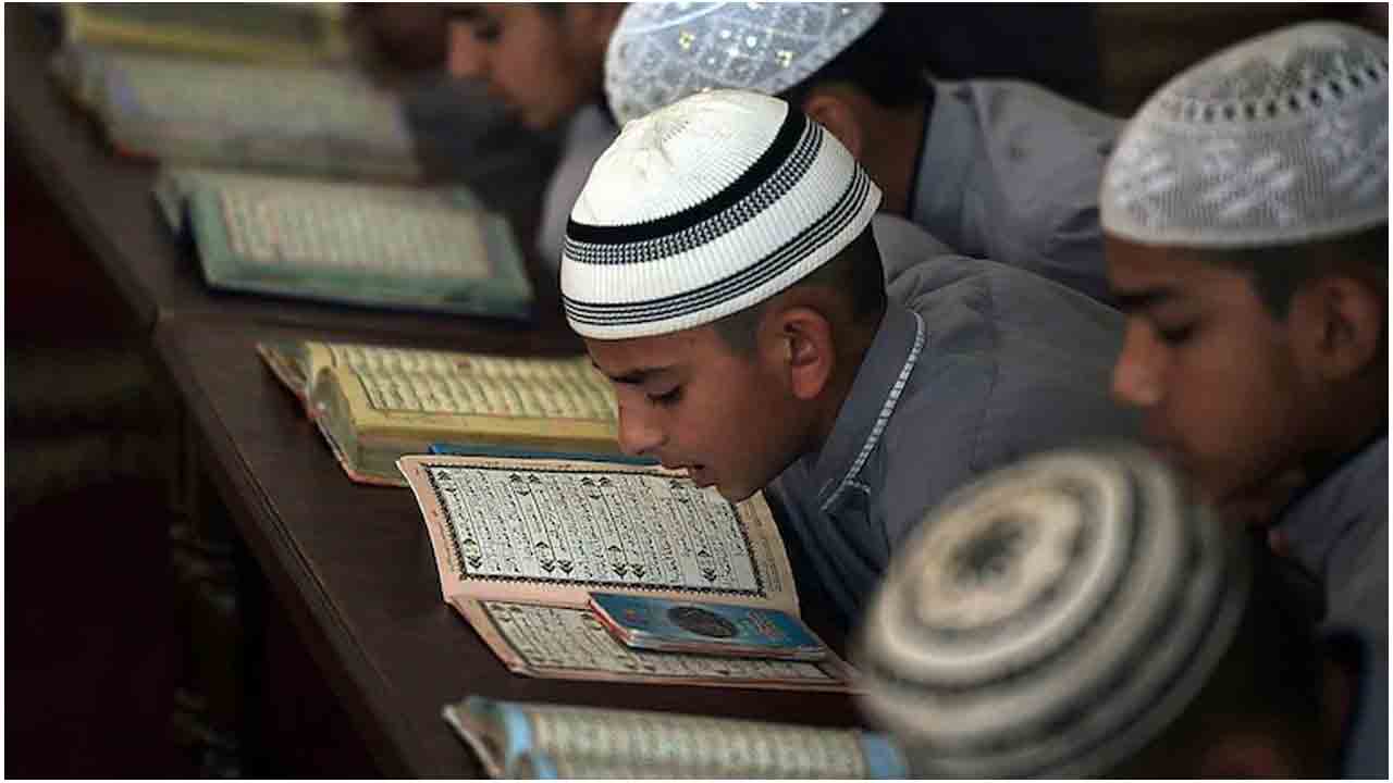 మ‌ద‌ర్సాల్లో నేటి నుంచి  జాతీయ గీతం పాడ‌టం త‌ప్ప‌నిస‌రి!