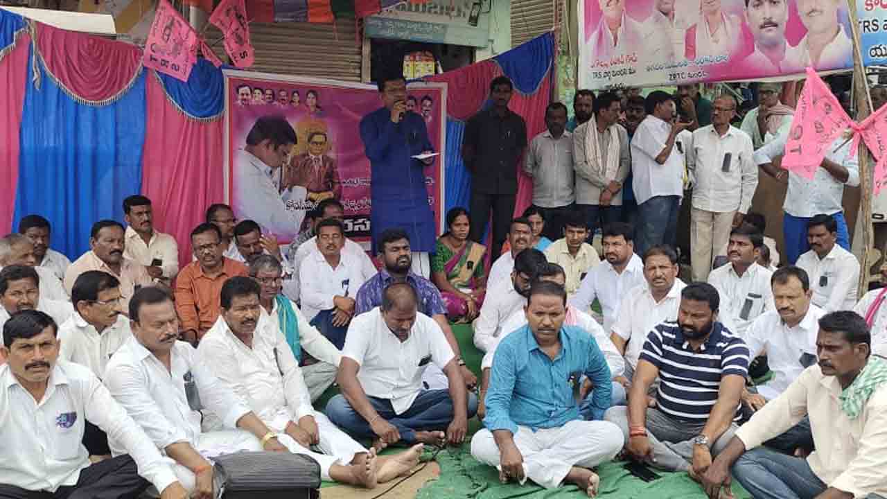 కోనసీమ ఘటన ప్రజాస్వామ్య స్ఫూర్తికే  అవమానం : జెడ్పీ చైర్మన్‌ పుట్ట మధుకర్‌