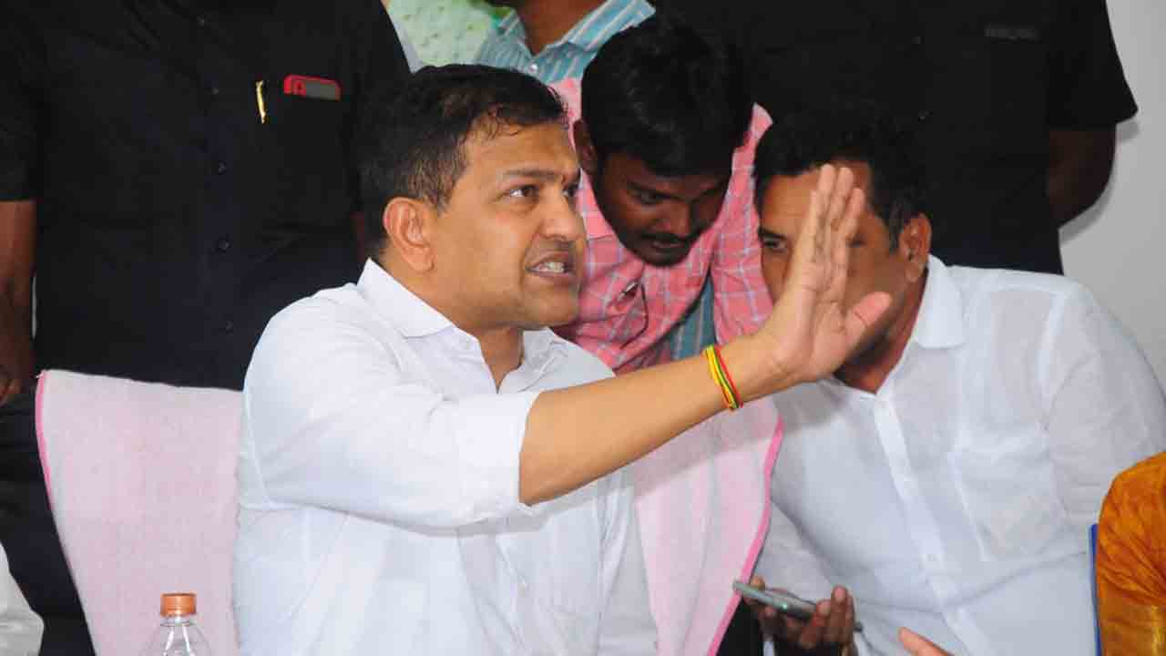 ఆందోళన వద్దు అందరికి ఇండ్లు నిర్మిస్తాం : ఎమ్మెల్యే  సైదిరెడ్డి