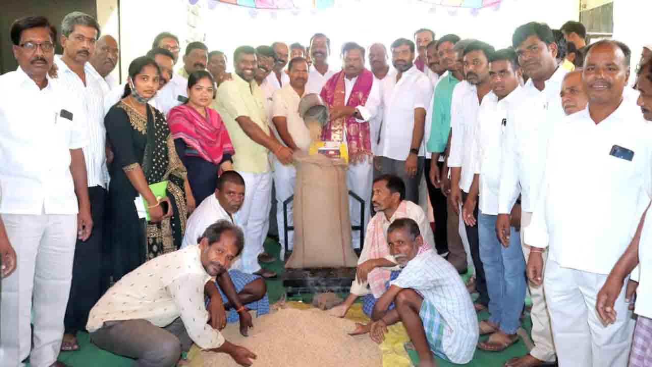 ప్రతి గింజను ప్రభుత్వమే కొనుగోలు చేస్తుంది : ఎమ్మెల్యే జైపాల్‌ యాదవ్‌