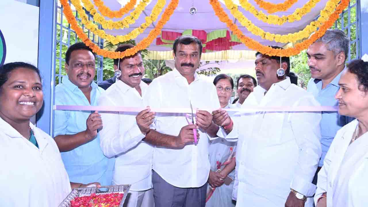 తెలంగాణ వైద్య సేవలు భేష్‌ : ఎంపీ ప్రభాకర్‌ రెడ్డి