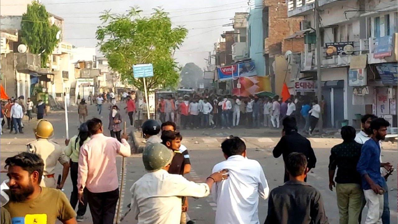 రంజాన్ సంద‌ర్భంగా ఖార్గోన్‌లో క‌ర్ఫ్యూ.. ప్ర‌క‌టించిన అధికారులు