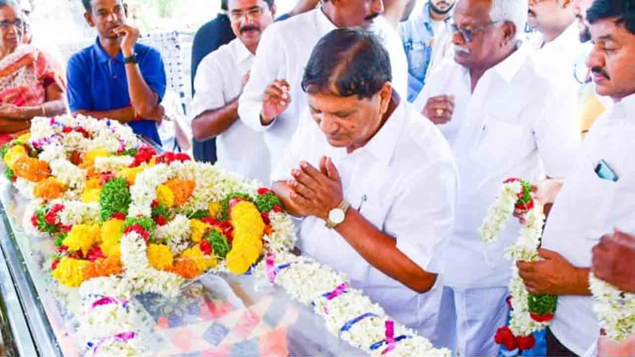 స్వగ్రామం చేరుకున్న క్రాంతికిరణ్‌ రెడ్డి మృత దేహం