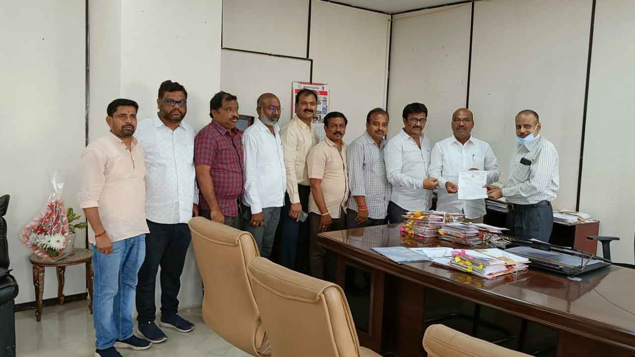 ఉద్యోగ బదిలీలు చేపట్టాలి