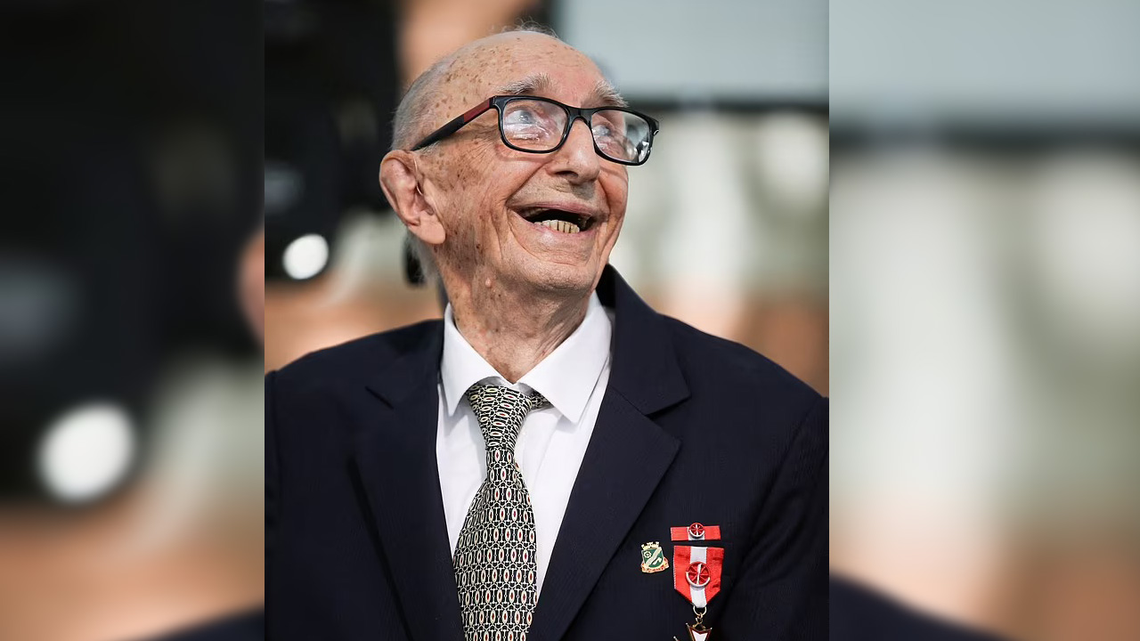 84 ఏండ్లుగా ఒకే కంపెనీలో ఉద్యోగం!