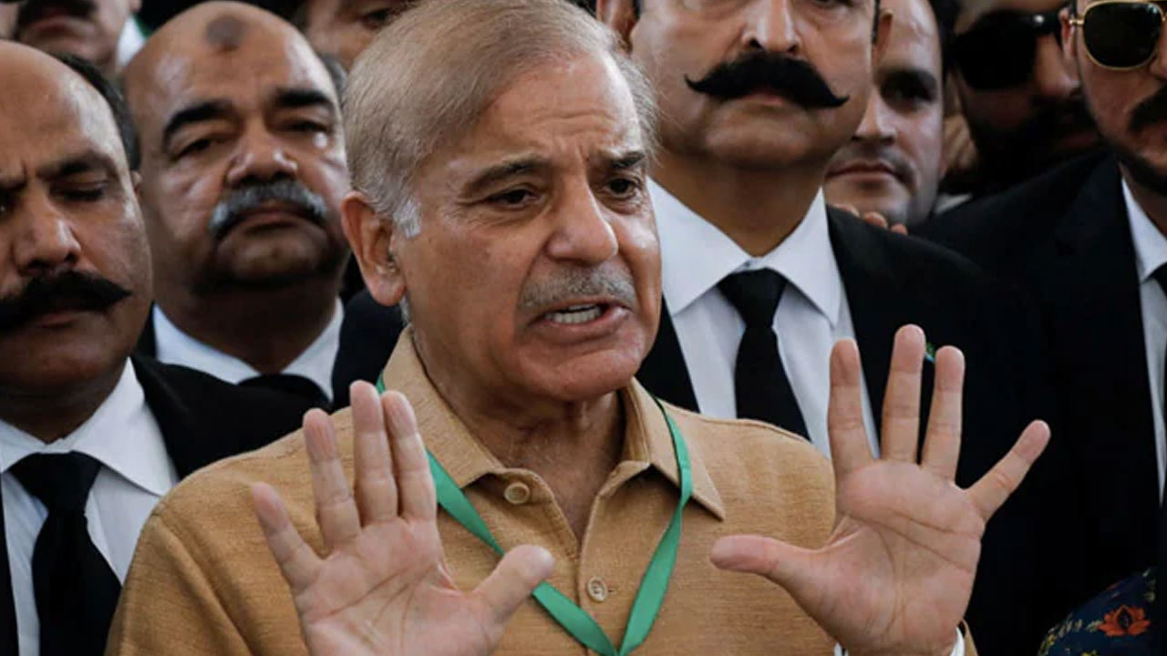 భార‌త్‌- పాక్ మ‌ధ్య స‌రికొత్త అధ్యాయం… వాణిజ్య సంబంధాల పున‌రుద్ధ‌ర‌ణ‌కు ఓకే చెప్పిన దాయాది