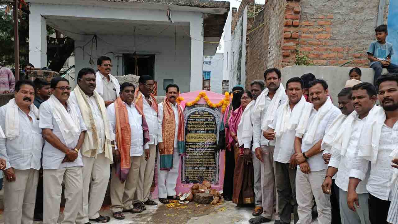 దేవరకొండ మున్సిపాలిటీని ఆదర్శంగా తీర్చిదిద్దుతా : ఎమ్మెల్యే రవీంద్ర కుమార్