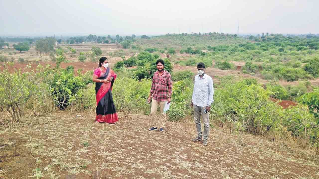 ఉపాధిహామీలో 79 చెరువులు