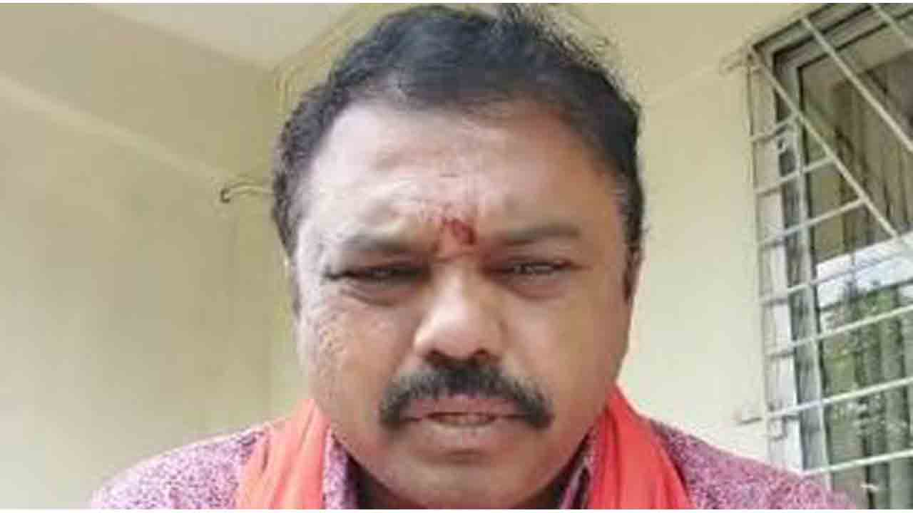 గ‌ల్ఫ్ న‌ర్సుల‌పై అనుచిత వ్యాఖ్య‌లు : క్ష‌మాప‌ణ కోరిన ఎన్ఆర్ఐ ఆరెస్సెస్ కార్య‌క‌ర్త‌