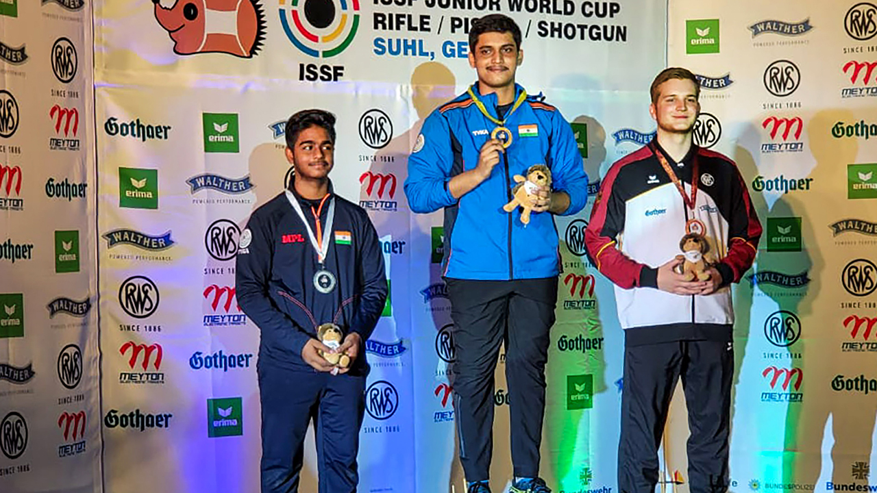 రుద్రాంక్ష్‌కు స్వర్ణం