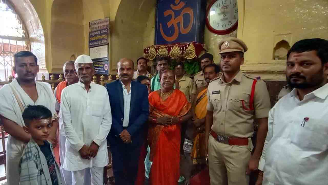 కేతకీ సంగమేశ్వర దేవాలయంలో ఔరంగాబాద్‌ జడ్జి పూజలు