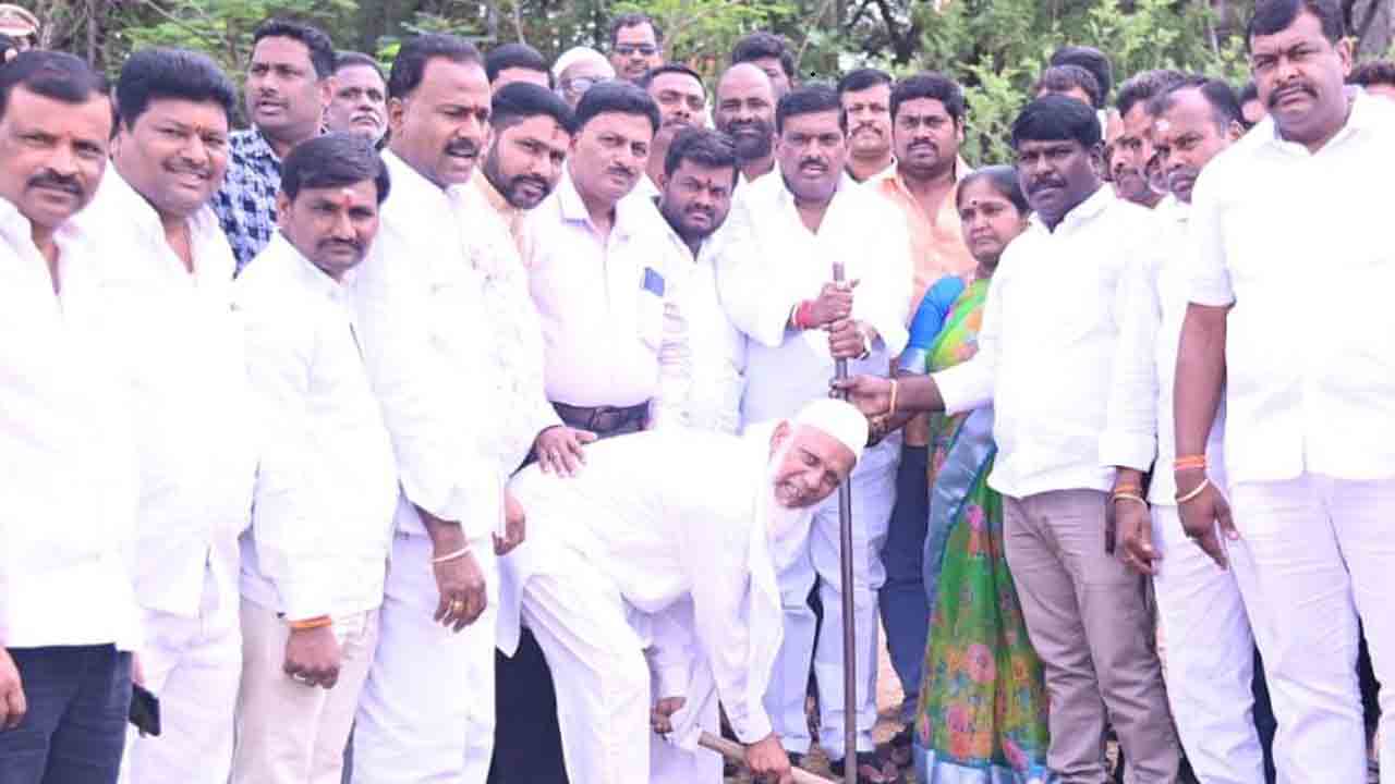 మైనార్టీల సంక్షేమానికి ప్రభుత్వం పెద్ద పీట : ఎమ్మెల్యే మహిపాల్‌రెడ్డి