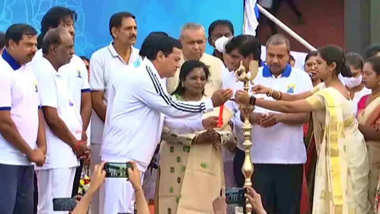 యోగాతో మానసిక ప్రశాంతత: గవర్నర్‌ తమిళిసై