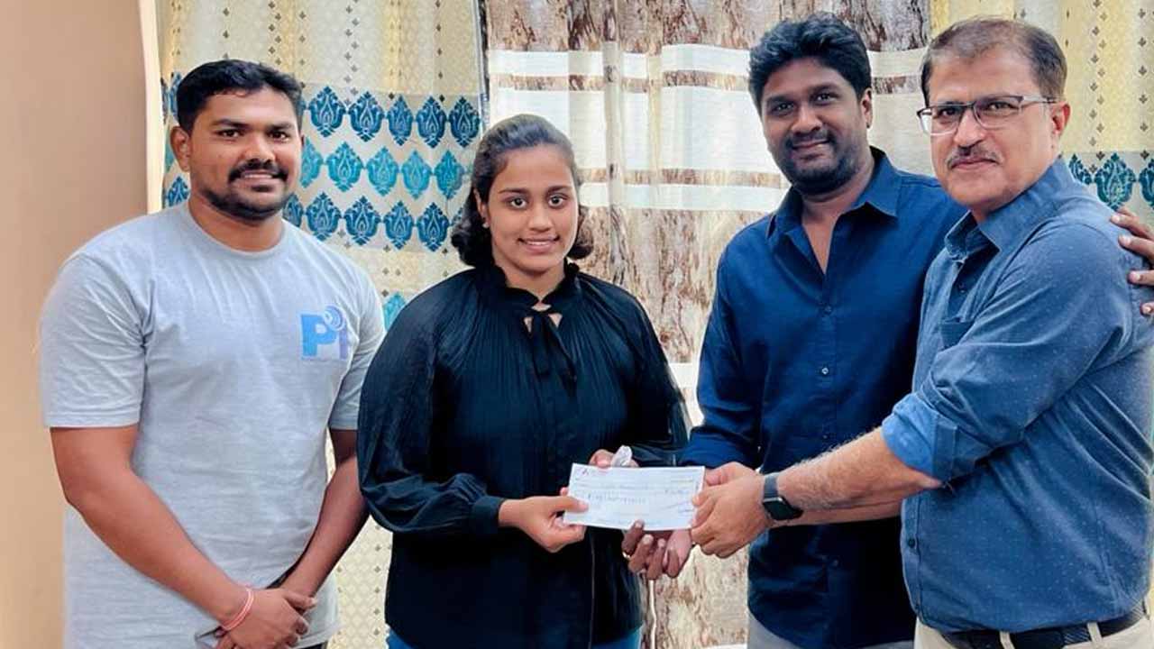 నేషనల్ పవర్ లిఫ్టర్ వైష్ణవి మ‌హేశ్‌కు త‌ల‌సాని సాయికిర‌ణ్ ఆర్థిక చేయూత‌