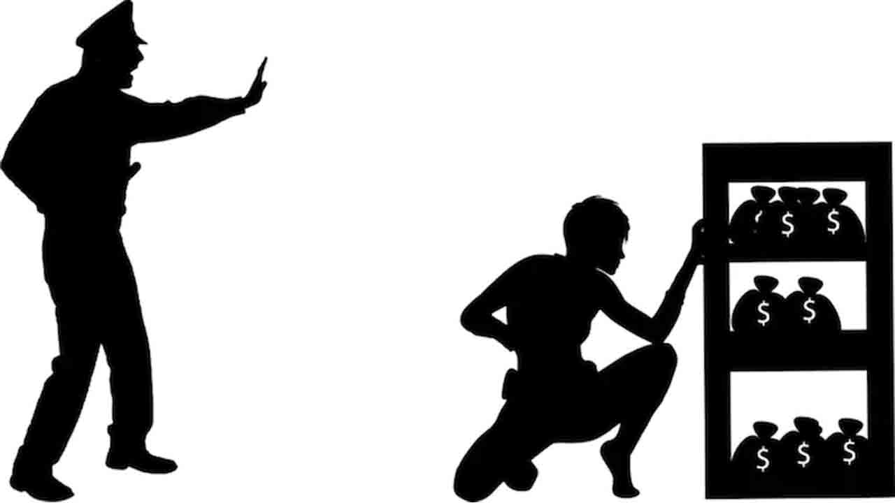 ఆస్తిలో వాటా పంచ‌లేద‌ని సొంత ఇంటికే క‌న్నం వేసి అడ్డంగా బుక్క‌య్యాడు!