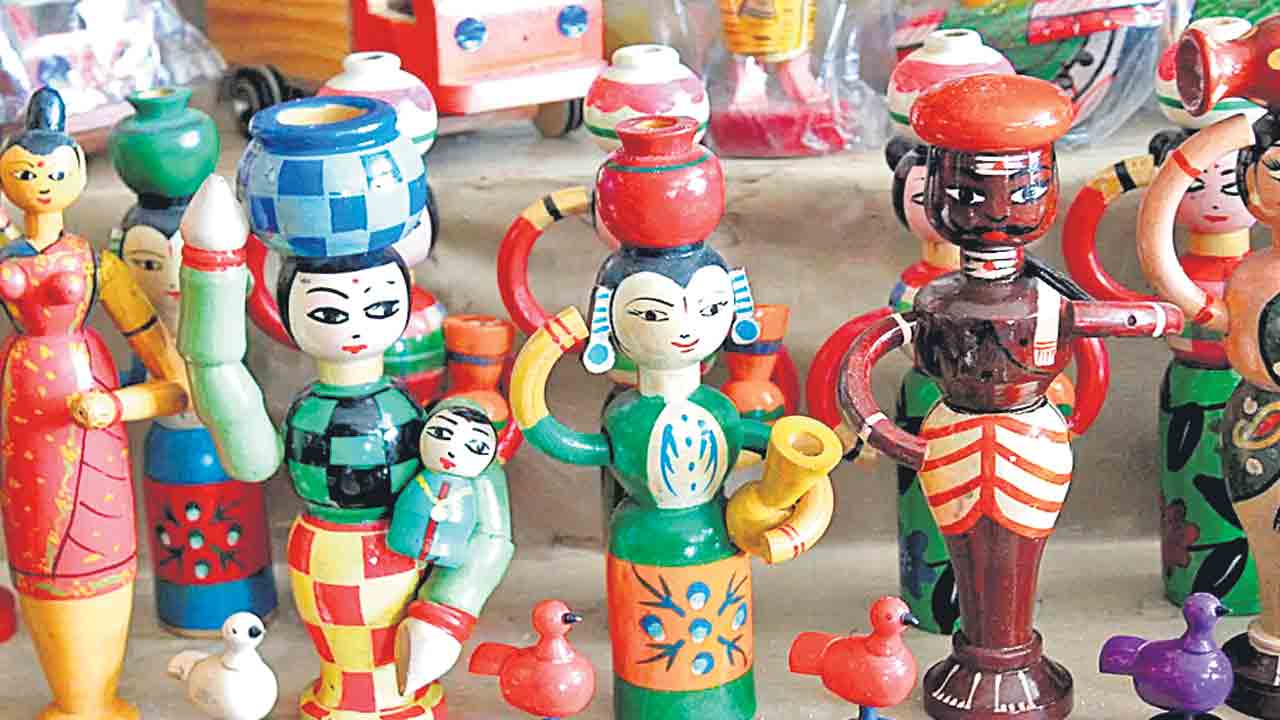 బొమ్మల వాడగా తెలంగాణ!