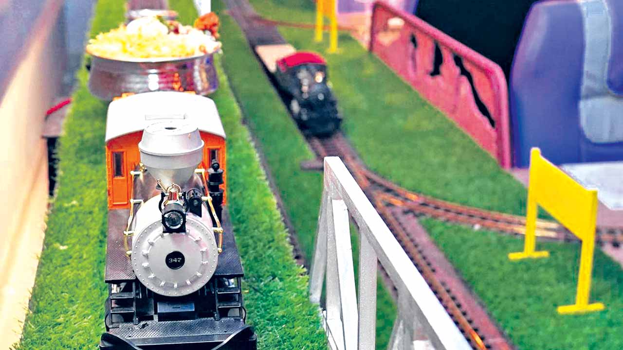 Platform 65 | రైళ్లోనే రుచికరమైన భోజనం.. హైదరాబాద్లోని ఓ రెస్టారెంట్ వింత కాన్సెప్ట్