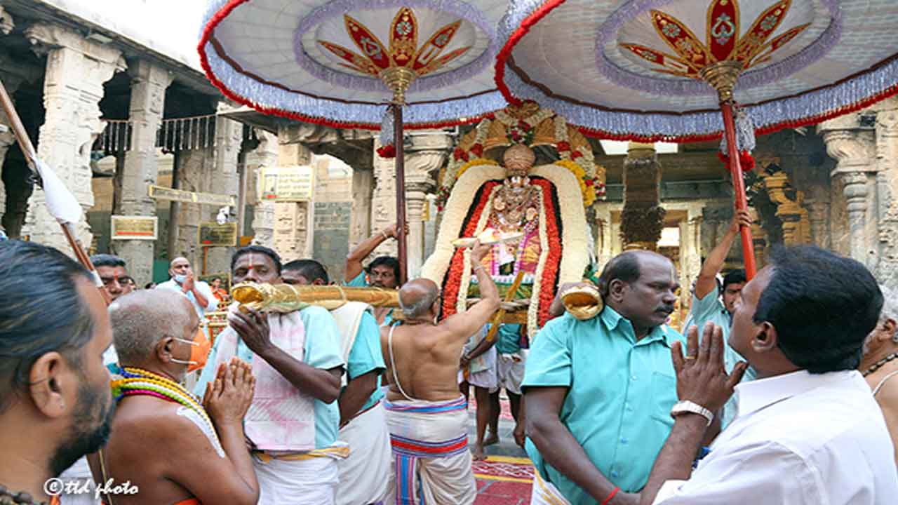 ఘనంగా ముగిసిన భాష్యకారుల ‘వెళ్లై సాత్తుపడి ‘ఉత్సవం