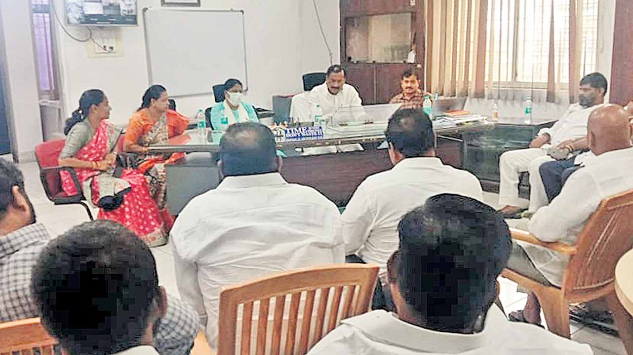 కాలనీల సమగ్రాభివృద్ధికి కృషి