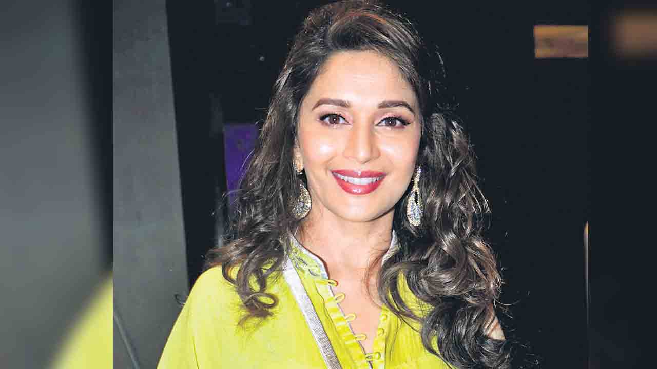 అభిమానుల కోసం..