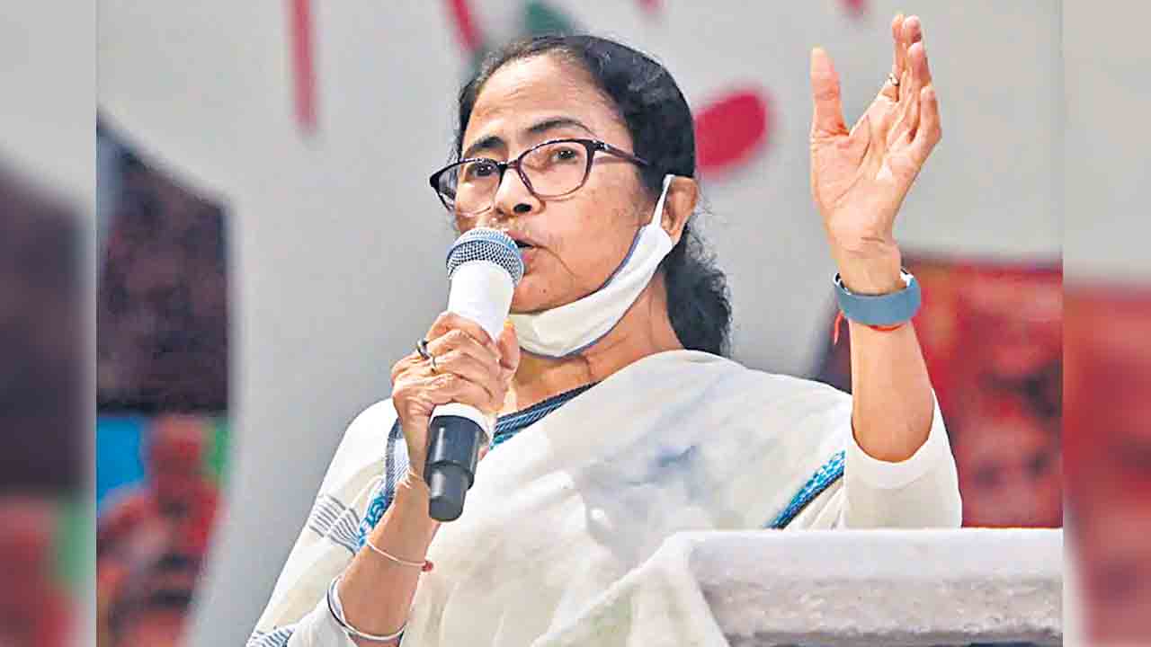 కేంద్రం బకాయిలపై తృణమూల్‌ నిరసనబాట