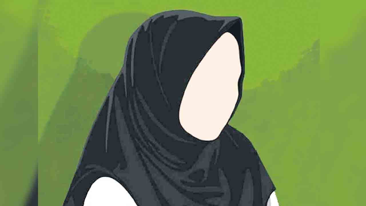 కర్ణాటకలో మళ్లీ హిజాబ్‌ వివాదం