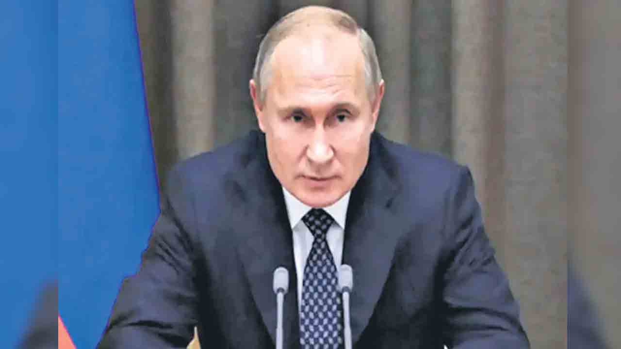 పుతిన్‌ బతికేది మరో మూడేండ్లే!