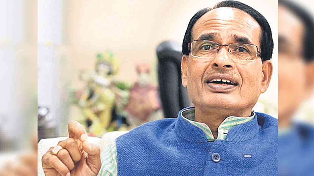 మమ్మల్ని గెలిపిస్తే హైదరాబాద్‌ కంటే మిన్నగా ఇండోర్‌: చౌహాన్‌